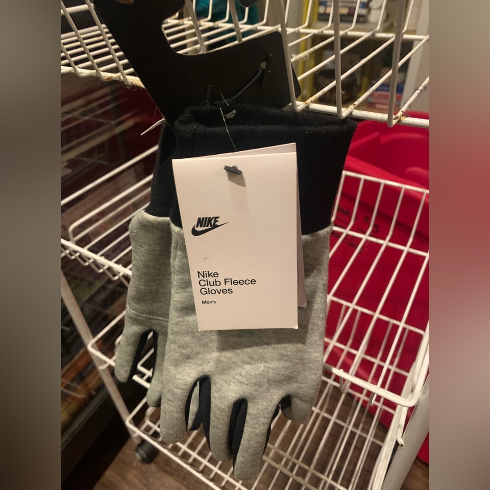 NIKE Club fleece gloves